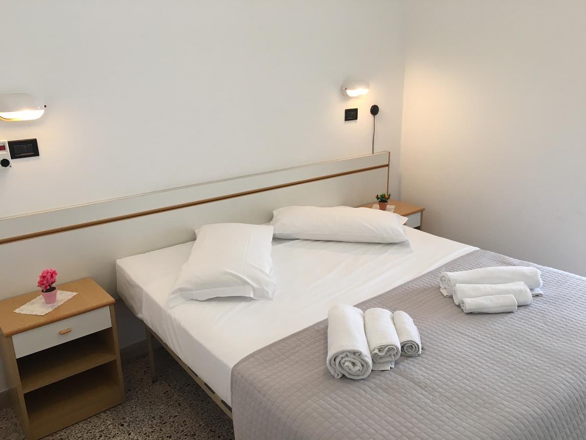 Double or Twin Room,506770314:JPEG